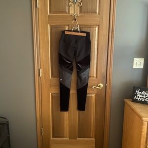 ALO Leggings